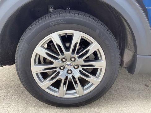 Used 2025 Ford Explorer Active w/ Active Comfort Package AWD/4WD image 8