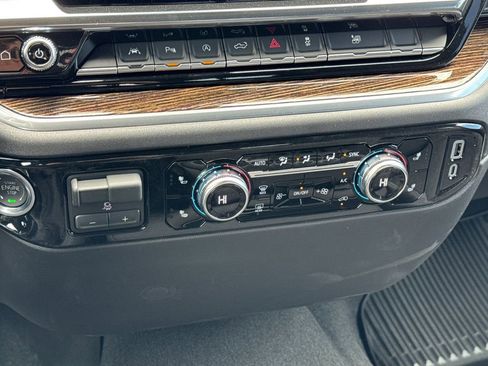 New 2026 GMC Sierra 1500 SLE AWD/4WD image 19