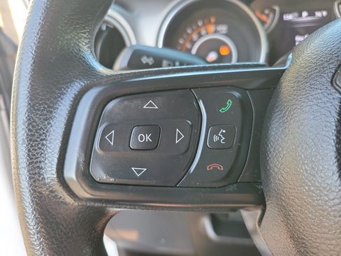 Used 2021 Jeep Gladiator Sport image 16