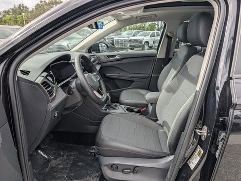 New 2026 Volkswagen Taos SE FWD image 10