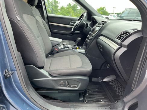 Used 2018 Ford Explorer XLT w/ Equipment Group 201A AWD/4WD image 37