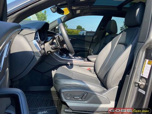 Used 2020 Audi Q8 Prestige AWD/4WD image 27