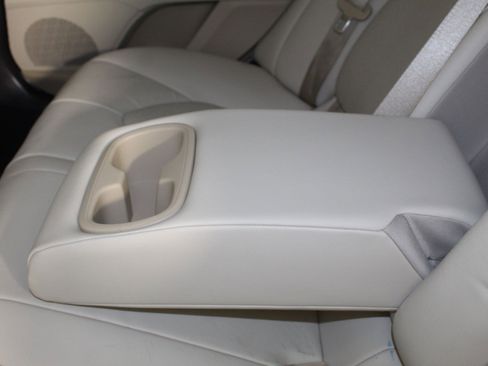 Used 2021 Toyota Camry XLE w/ Navigation Upgrade Package image 23