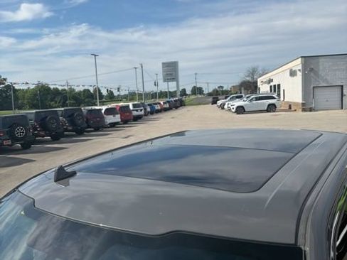 Used 2018 Ford F150 XLT w/ Equipment Group 302A Luxury AWD/4WD image 40