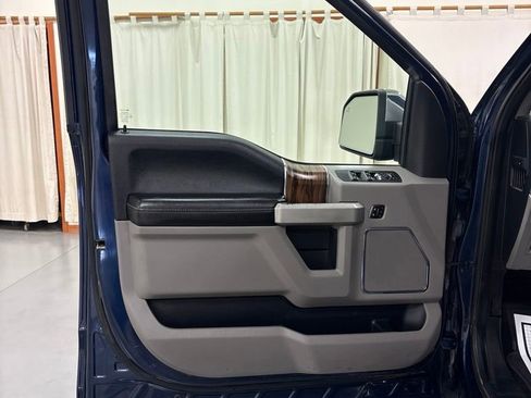 Used 2020 Ford F150 Lariat w/ Equipment Group 502A Luxury AWD/4WD image 19