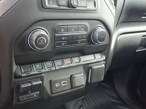 Used 2025 Chevrolet Silverado 2500 W/T w/ WT/CX Safety Package AWD/4WD image 15