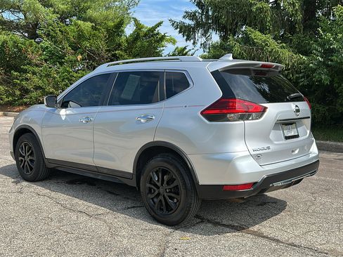 Certified 2017 Nissan Rogue SV AWD/4WD image 7