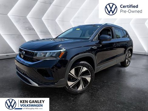 Used 2024 Volkswagen Taos SE AWD/4WD image 1