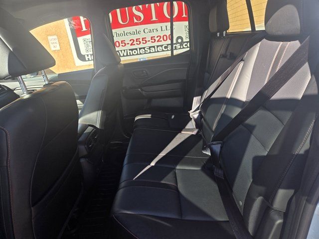 Used 2025 Honda Ridgeline TrailSport image 11