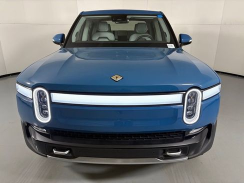 Used 2022 Rivian R1T Adventure image 4