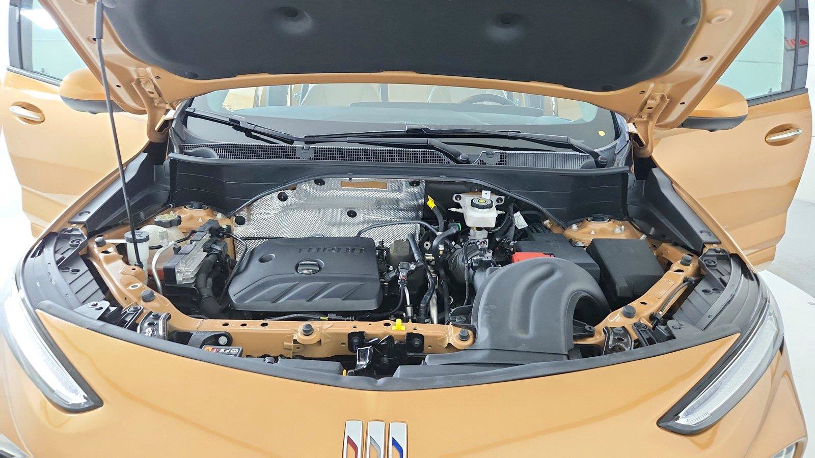 Used 2025 Buick Encore GX Avenir w/ Avenir Technology Package AWD/4WD image 40