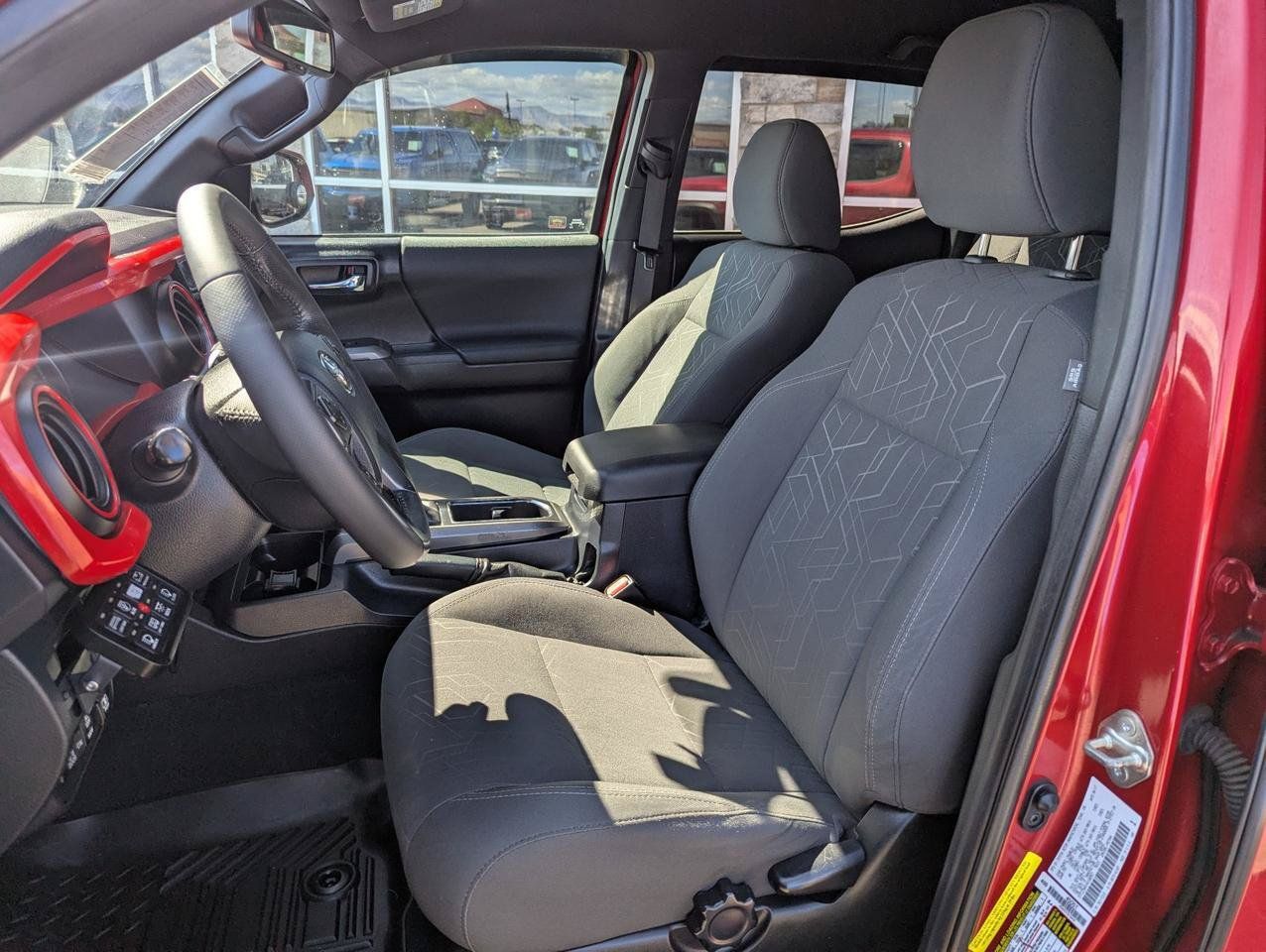 Used 2017 Toyota Tacoma TRD Off-Road w/ Tow Package (A/T) AWD/4WD image 11