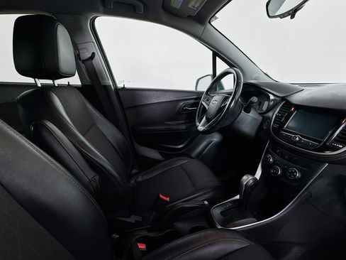 Used 2017 Chevrolet Trax LT w/ LT Convenience Package image 28