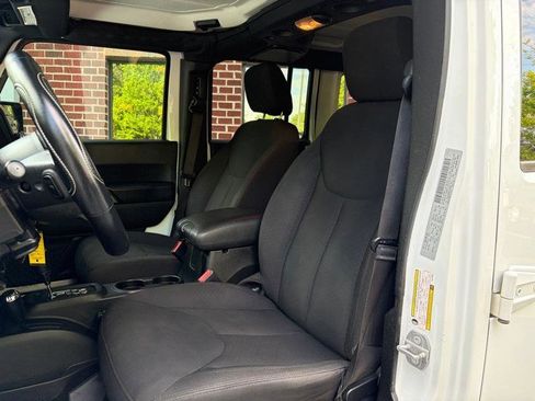 Used 2016 Jeep Wrangler Unlimited Sport w/ Quick Order Package 24S AWD/4WD image 32