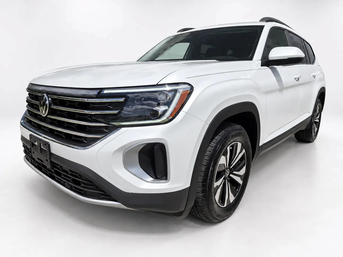 Used 2026 Volkswagen Atlas SE FWD image 1