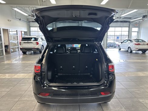 Used 2023 Jeep Compass Limited w/ Sun and Sound Group image 27