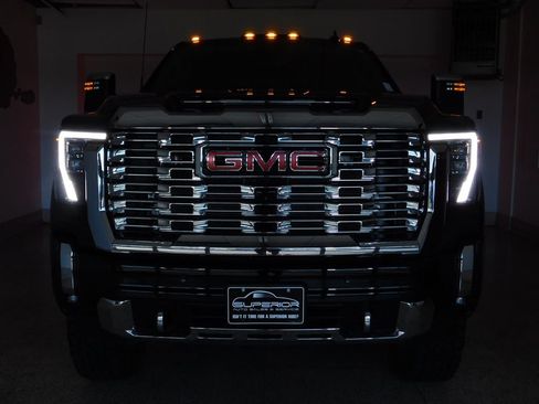 Used 2025 GMC Sierra 3500 Denali w/ Denali Reserve Package AWD/4WD image 14