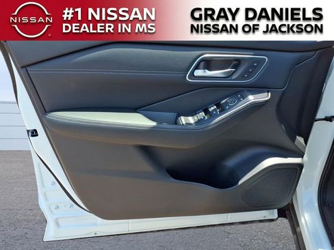 New 2026 Nissan Rogue Platinum AWD/4WD image 15