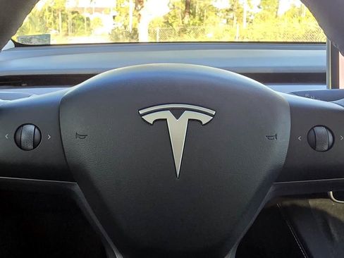 Used 2022 Tesla Model Y Performance AWD/4WD image 12