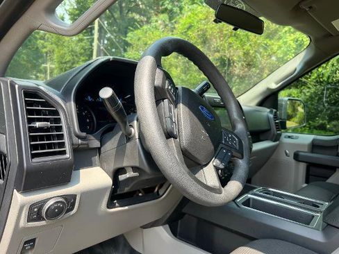 Used 2017 Ford F150 XL w/ Equipment Group 101A Mid image 10