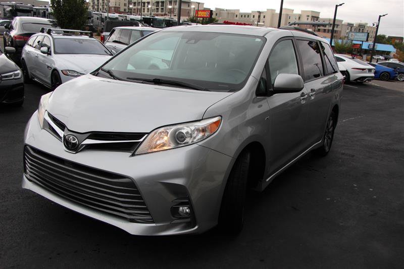 Used 2020 Toyota Sienna XLE w/ XLE Navigation Package AWD/4WD image 4