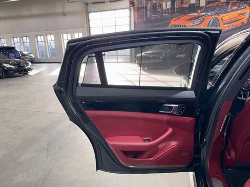 Used 2017 Porsche Panamera image 51