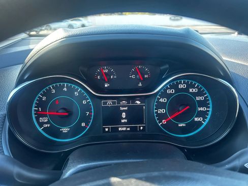 Used 2017 Chevrolet Cruze LT image 16