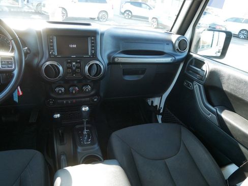 Used 2018 Jeep Wrangler Unlimited Sport image 15