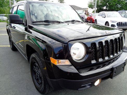 Used 2017 Jeep Patriot Sport image 15