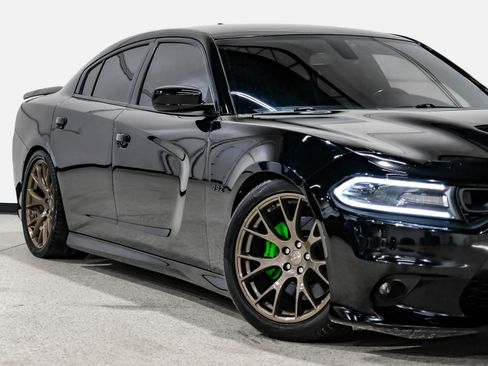 Used 2020 Dodge Charger Scat Pack w/ Plus Group RWD image 12