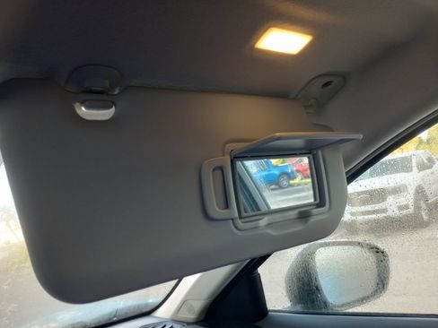 Used 2025 Nissan Kicks SR FWD image 28