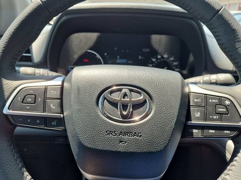 Certified 2026 Toyota Sienna XLE FWD image 24