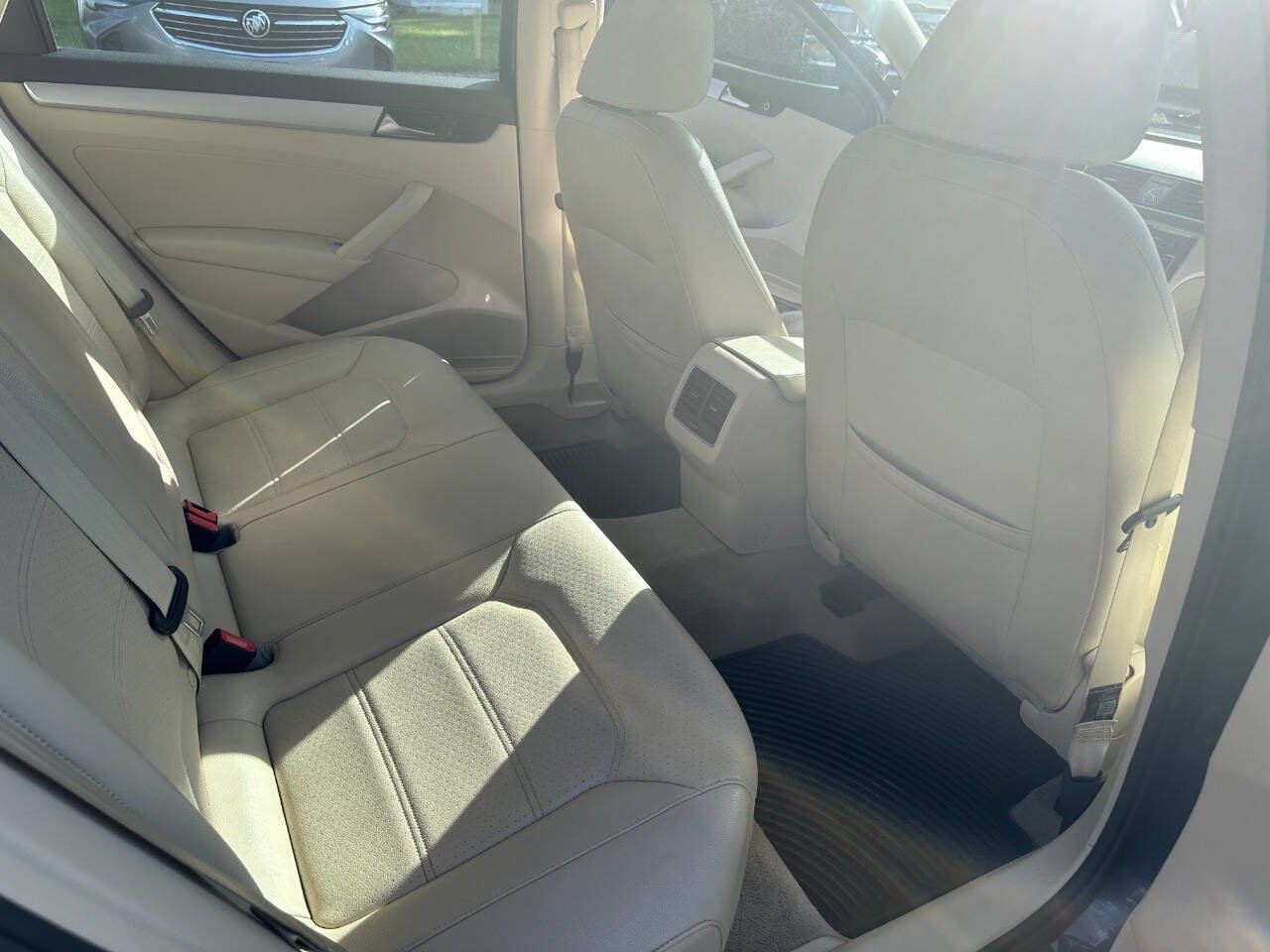 Used 2013 Volkswagen Passat TDI SE FWD image 14