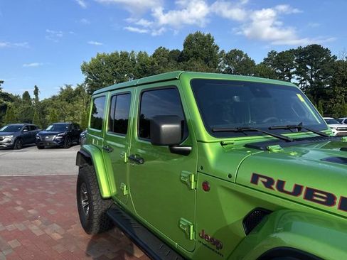 Used 2025 Jeep Wrangler Unlimited Rubicon AWD/4WD image 18