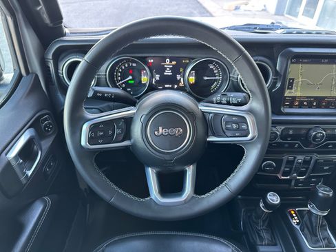 Used 2023 Jeep Wrangler Unlimited Sahara AWD/4WD image 13