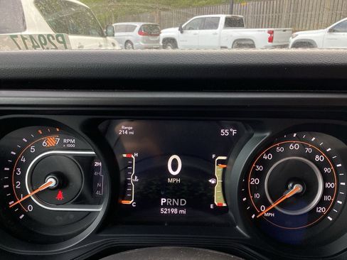 Used 2024 Jeep Wrangler Unlimited Rubicon image 8