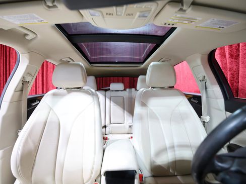 Used 2016 Lincoln MKC Select image 22