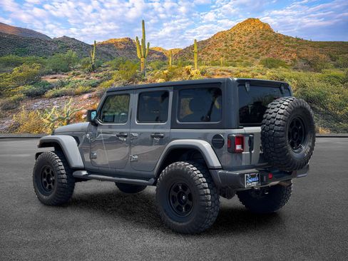 Used 2021 Jeep Wrangler Unlimited Sahara AWD/4WD image 7