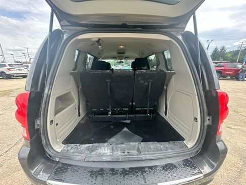 Used 2018 Dodge Grand Caravan SE w/ UConnect Hands-Free Group FWD image 27