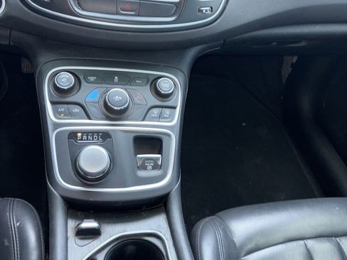 Used 2017 Chrysler 200 Limited Platinum FWD image 19