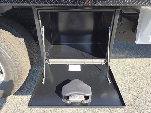 New 2026 GMC Sierra 3500 Pro w/ Convenience Package image 23