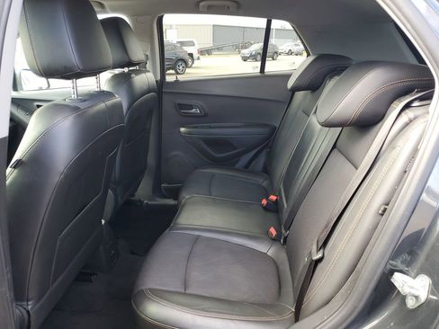 Used 2017 Chevrolet Trax LT w/ LT Convenience Package image 25