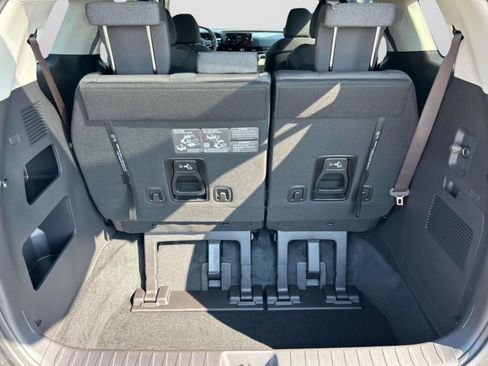 New 2026 Kia Carnival LX image 12