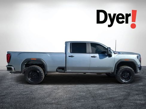 Used 2024 GMC Sierra 3500 Pro w/ Convenience Package image 2