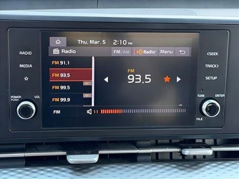 Used 2022 Kia Carnival LX FWD image 23