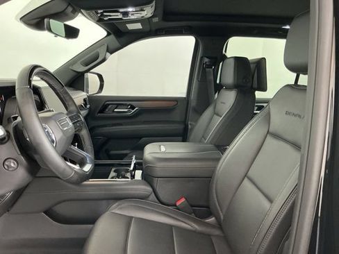 Used 2026 GMC Yukon Denali w/ Denali Reserve Package AWD/4WD image 15
