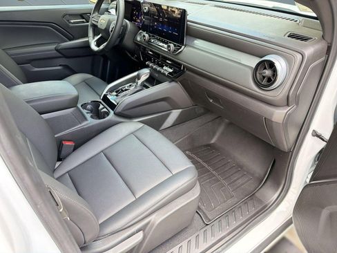 Used 2024 Chevrolet Colorado LT w/ LT Convenience Package III image 30