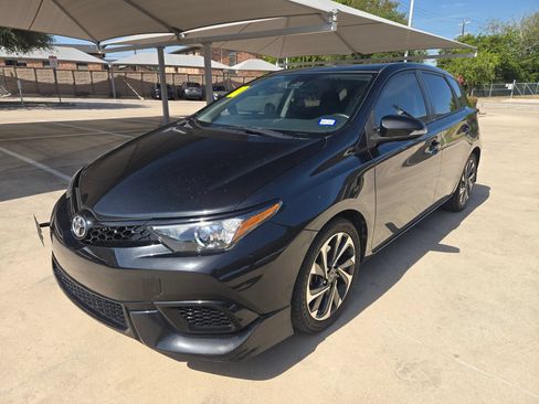 Used 2017 Toyota Corolla iM FWD image 7
