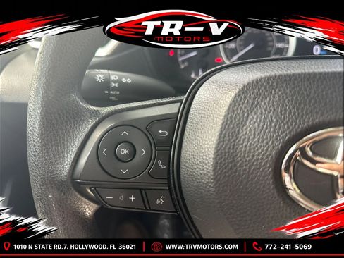 Used 2022 Toyota Corolla LE FWD image 19