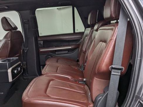 Used 2024 Ford Expedition Limited image 13